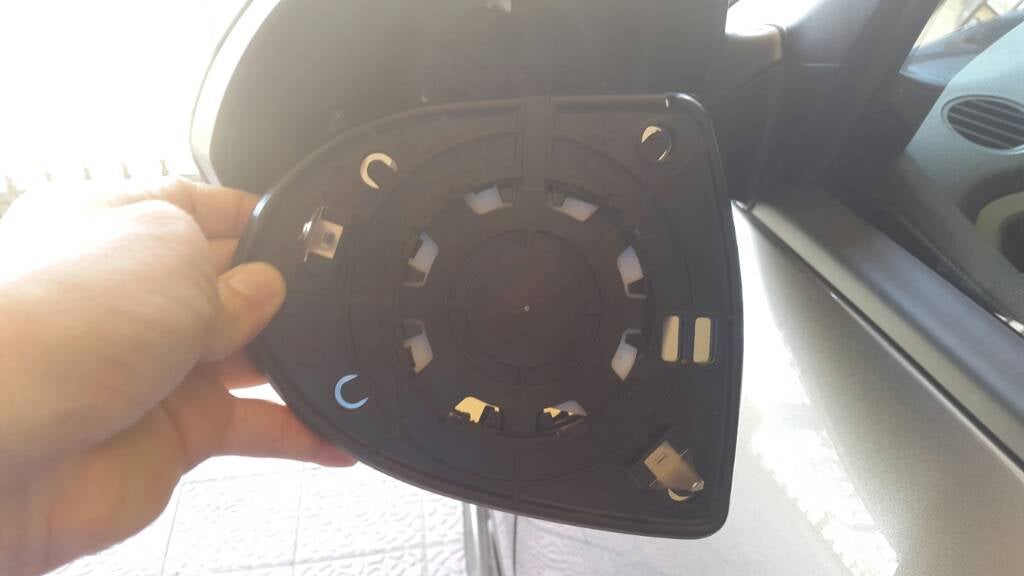 Side mirror diagram Kia Forum