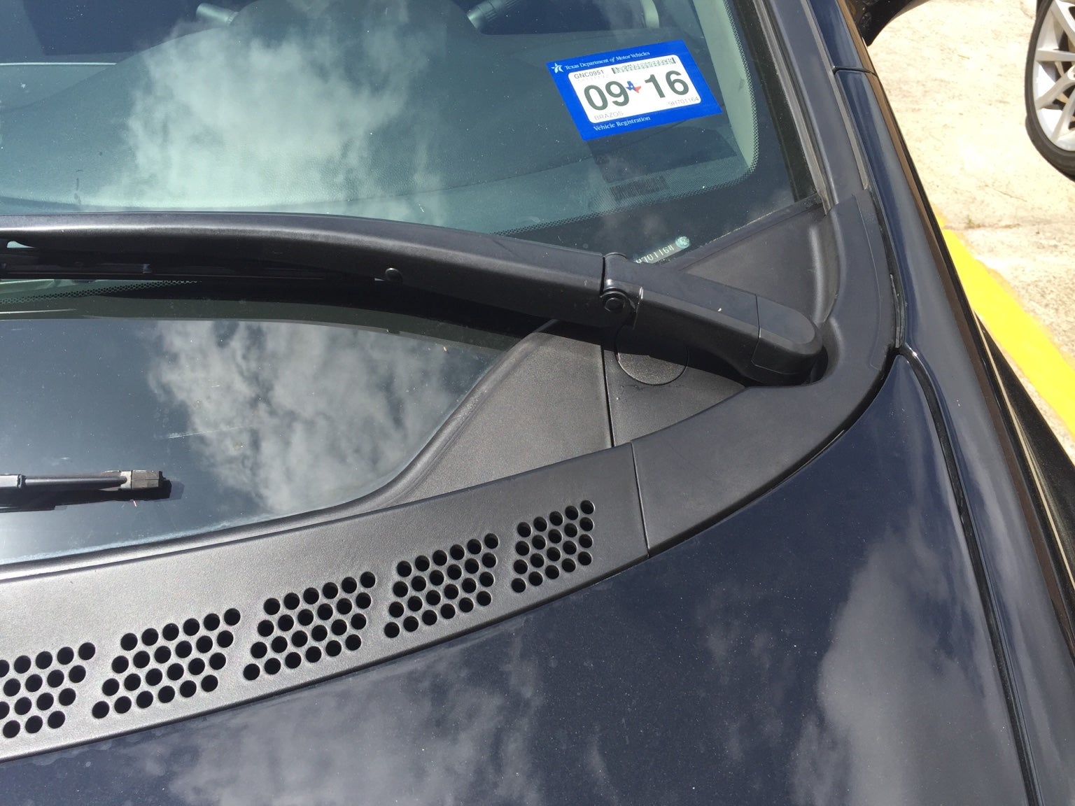 Painted windshield wiper cowling. 8th Generation Honda Civic Forum