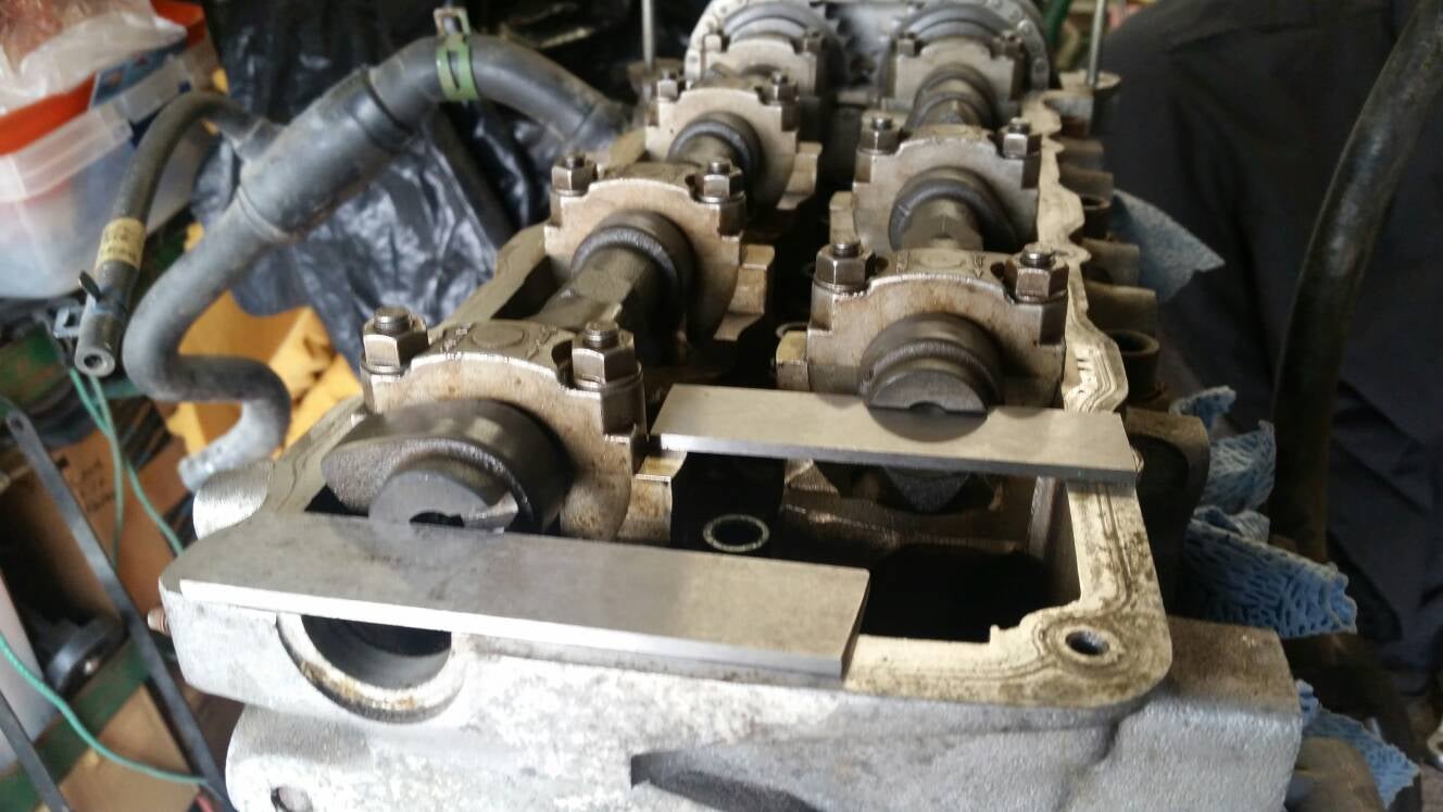 DIY Replacing timing chains, tensioners and guides on a 12v VR6