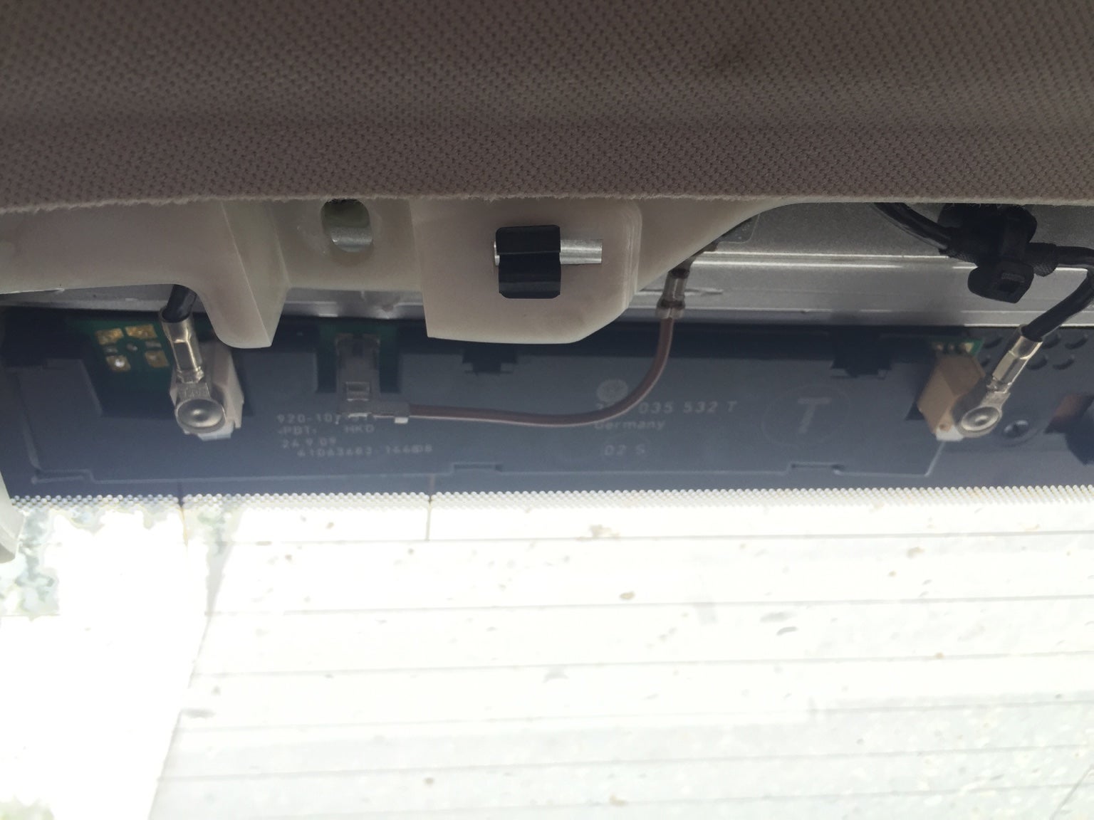 Where is radio antenna located? Volkswagen Passat Forum