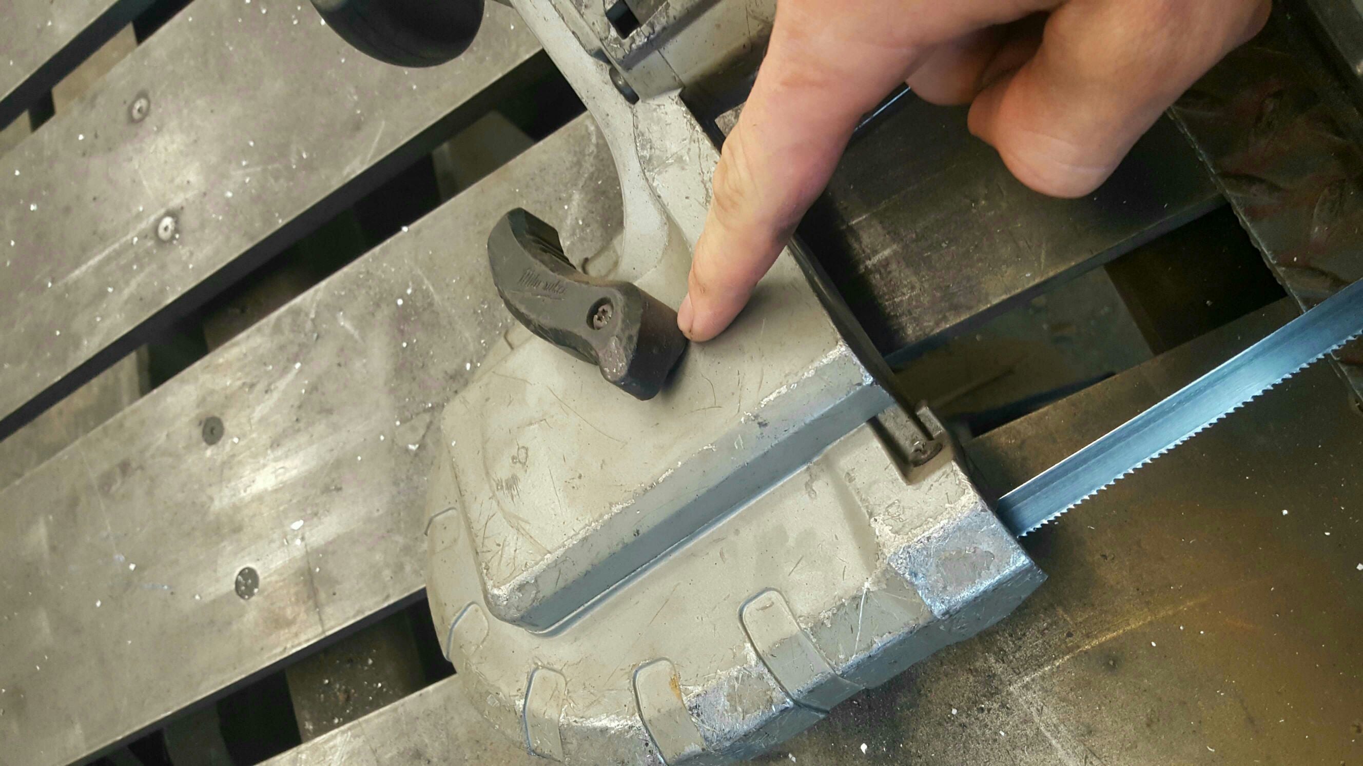 Milwaukee deep cut bannd saw slipping