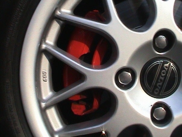 Anyone paint their stock R-Design brake calipers? | SwedeSpeed - Volvo ...