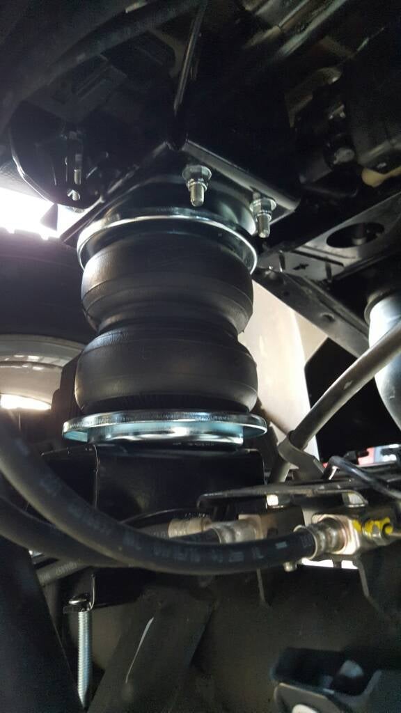 Airlift airbags with WirelessOne compressor Nissan Titan XD Forum