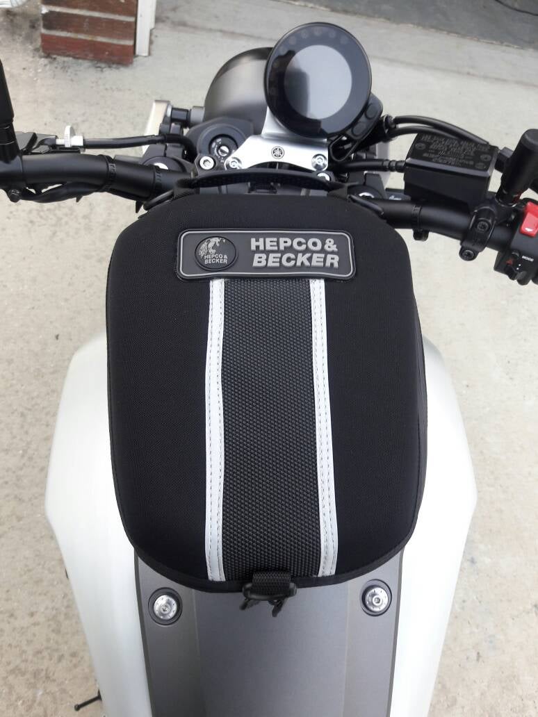 Show Us Your Tank Bag Yamaha FZ09 Forum