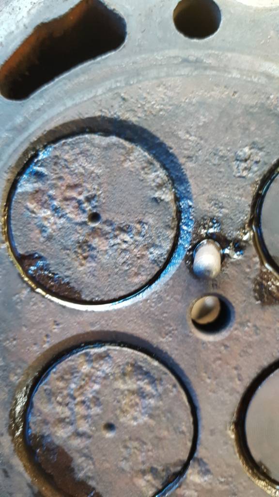 Intake valves pitted w/ blown heads Ford Powerstroke Diesel Forum