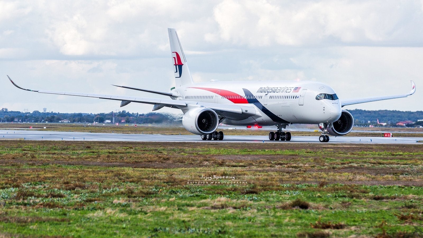 Mas Flight MALAYSIA AIRLINES (Malaysian Airline System & Sistem Penerbangan ...