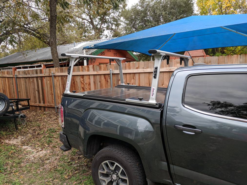 Peragon hard tonneau cover and TracRac SR rack combo Chevy Colorado