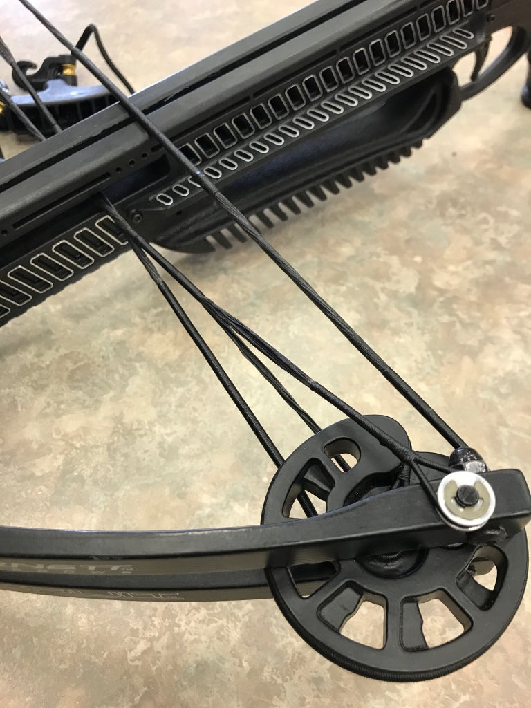 Correct crossing of cables | Archery Talk Forum