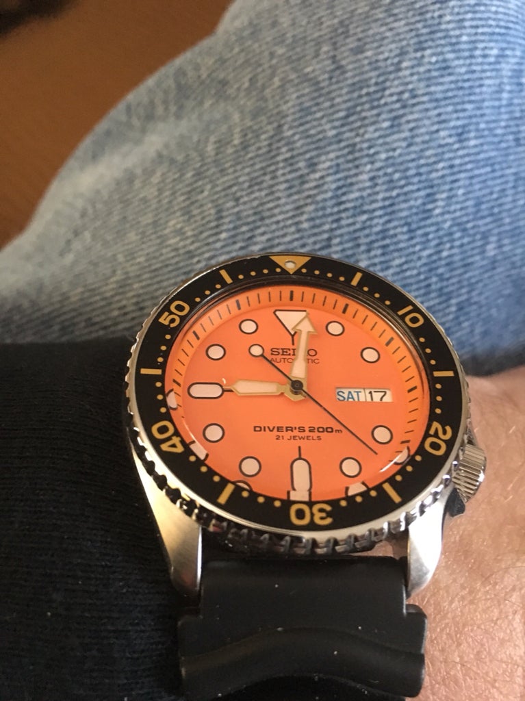 Aztec Red  Seiko 6106-7107 | The Watch Site