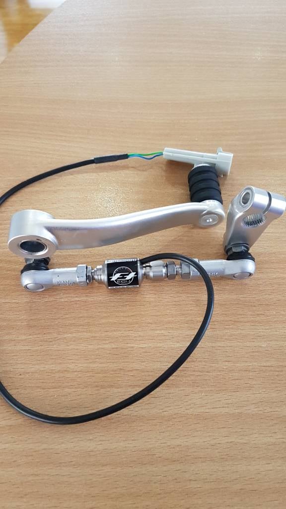 Here come the Quickshifter For Thruxton R 1200 | Page 2 | Triumph Rat ...