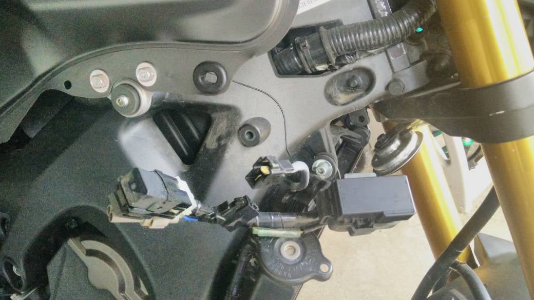 Radiator fan fuse keeps on blowing Yamaha FZ09 Forum