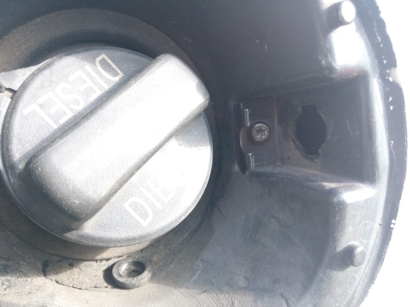 Honda civic 2.2 fuel cap jammed 2006+ Honda Civic Forum