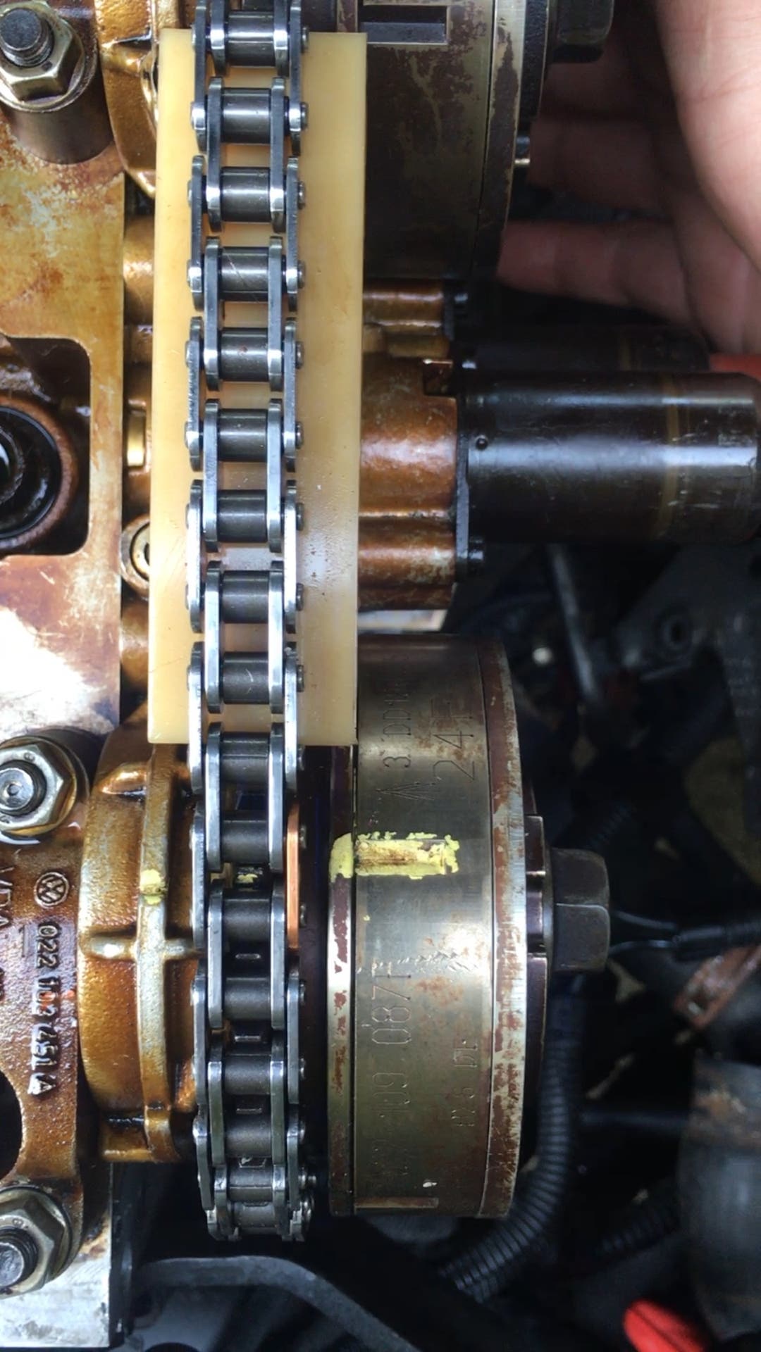 Torque Setting R32 Timing Chain Cover R32 timing points lined up! | VW Vortex - Volkswagen Forum