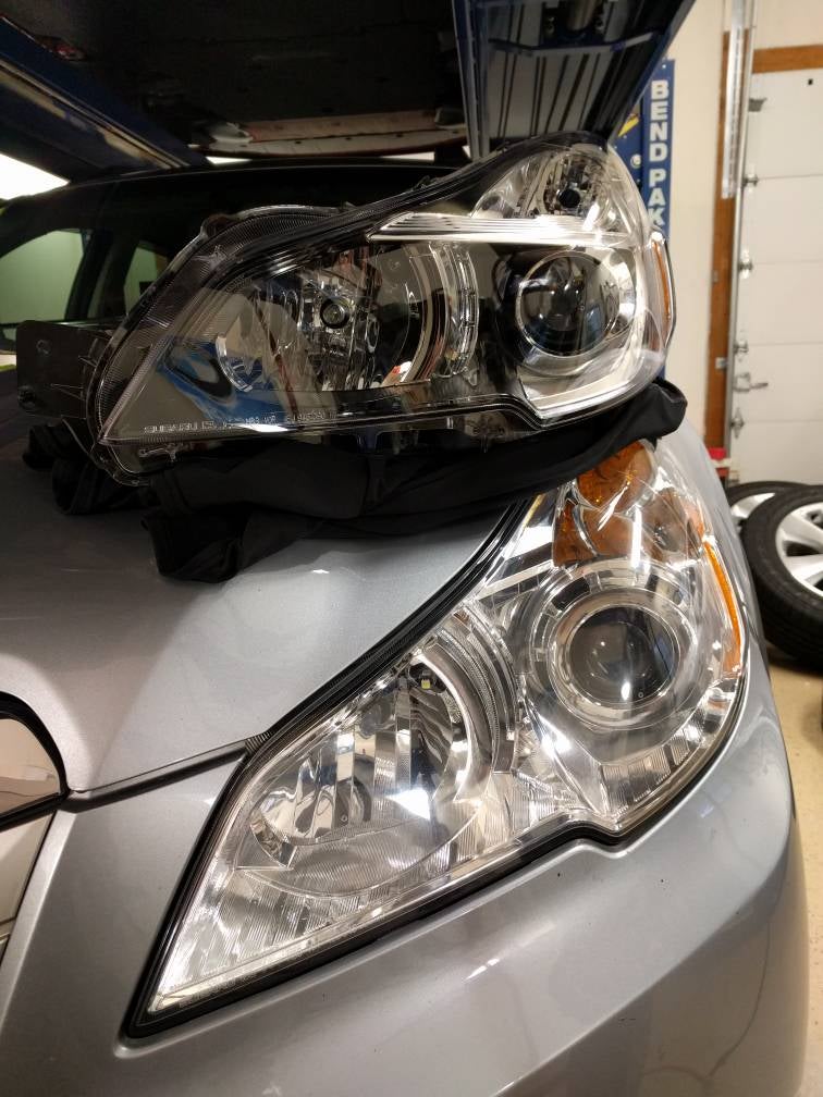 2013 - 2014 Subaru Outback Headlight Assemblies at 1A Auto