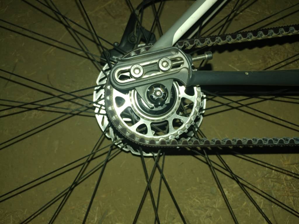 DID 420NZ3 Non O-Ring Gold Chain - 130 Links - Made in Japan, image size:1024x768