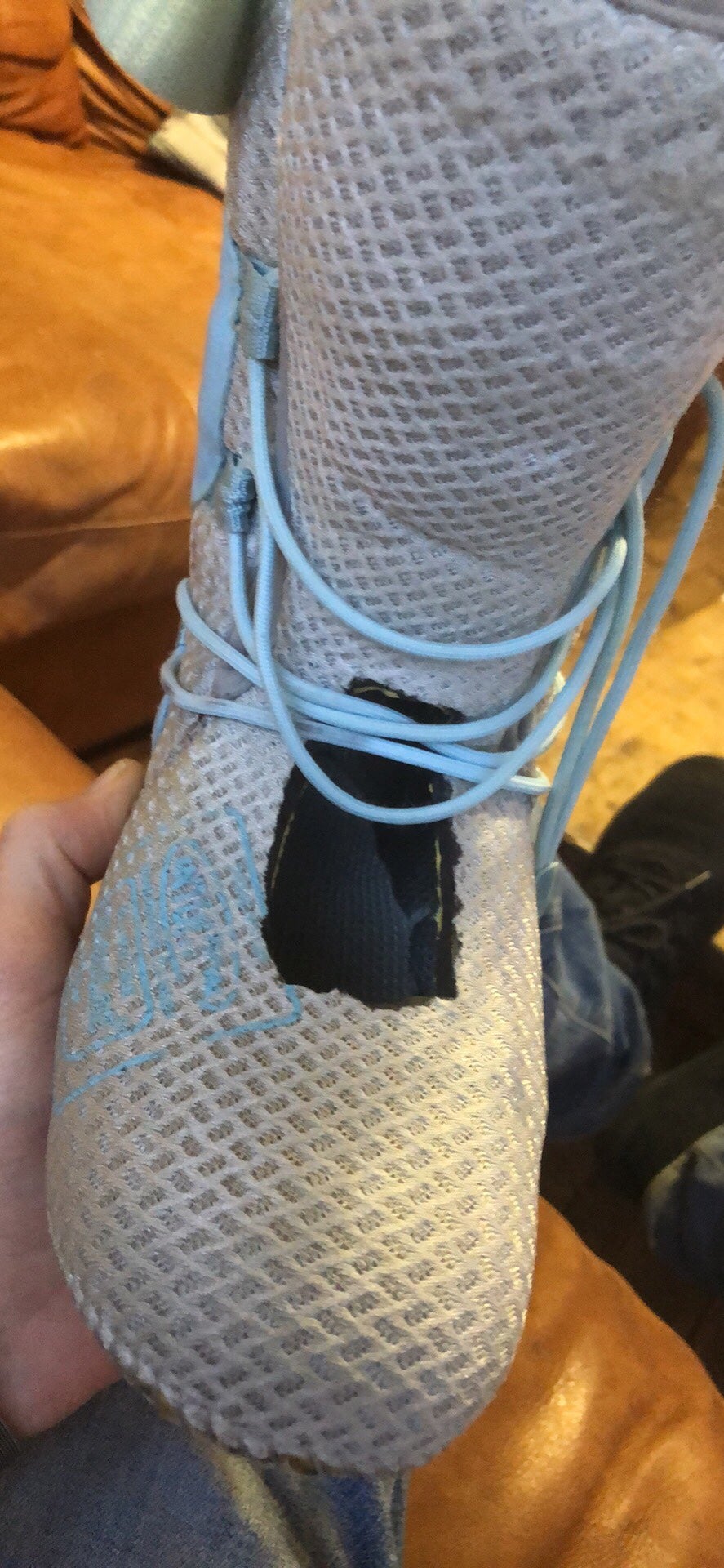 Foot burn, foot pain, pins and needles when wearing snowboarding boots