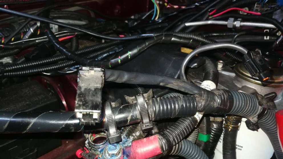 ZD30 crank position sensor cable for engine Rpm. Patrol 4x4 Nissan