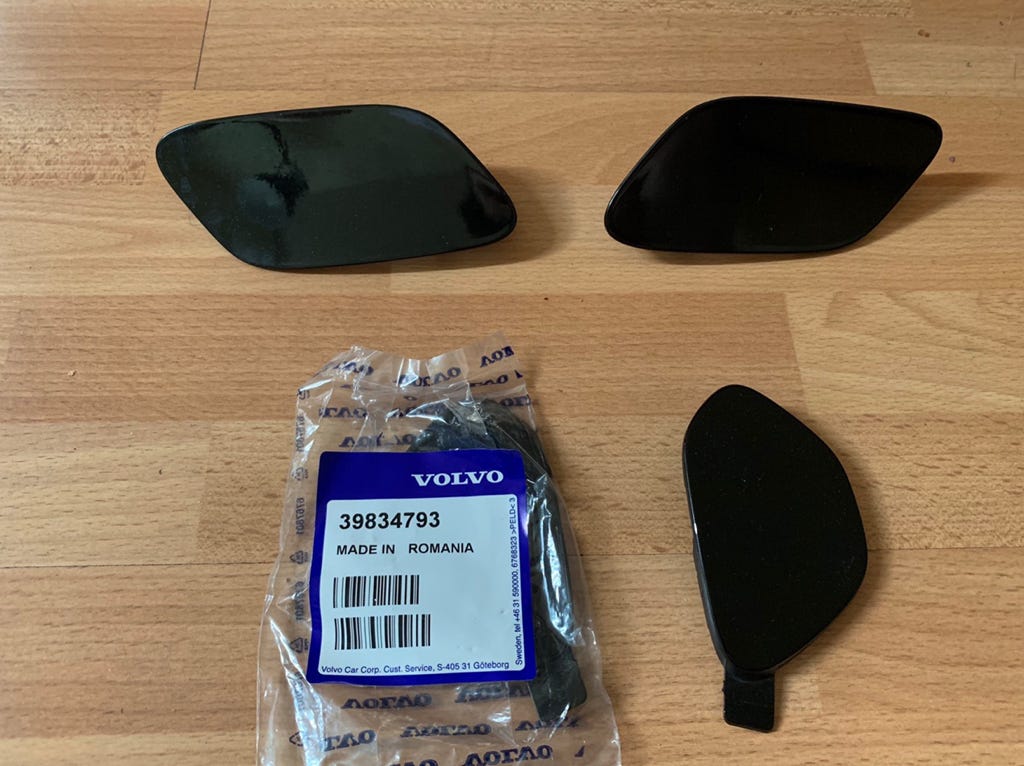 39793953 2014-2018 Volvo S60 V60 R Design Front Tow Hook Cover and Washer Jet ...