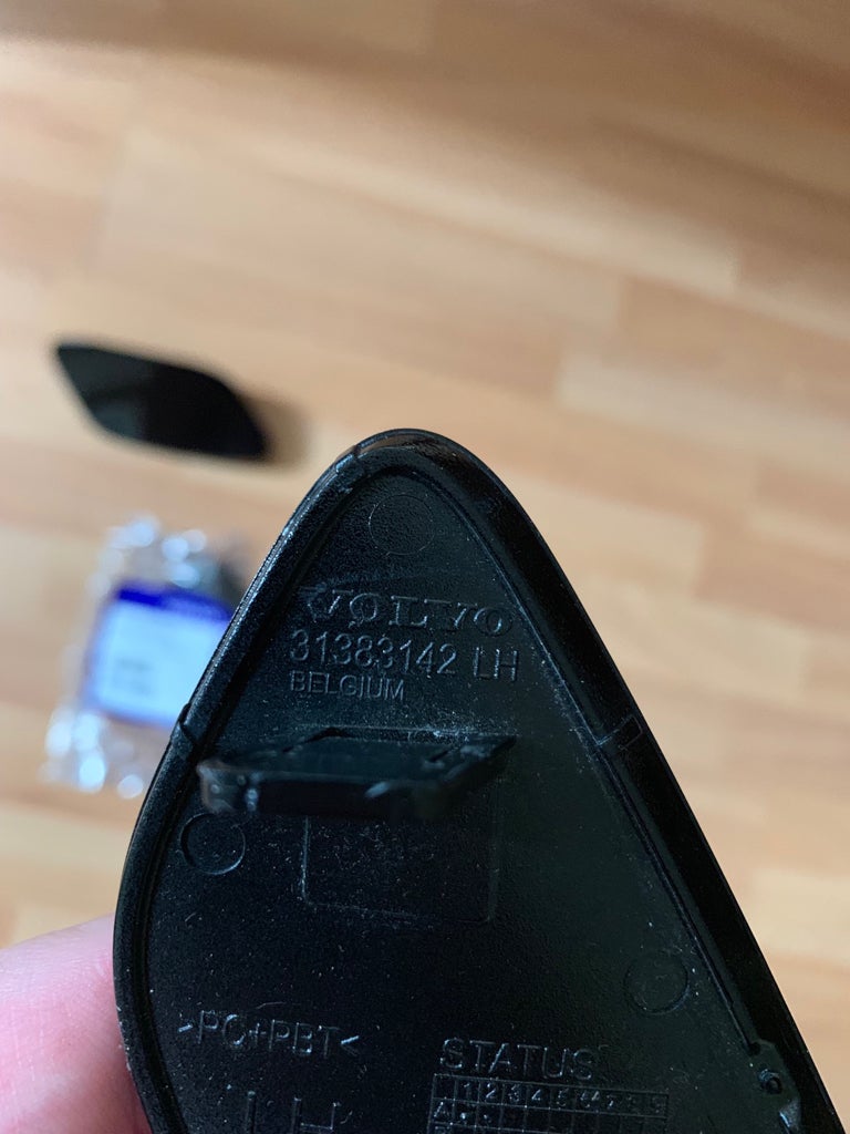 2014-2018 Volvo S60 V60 R Design Front Tow Hook Cover and Washer Jet ...