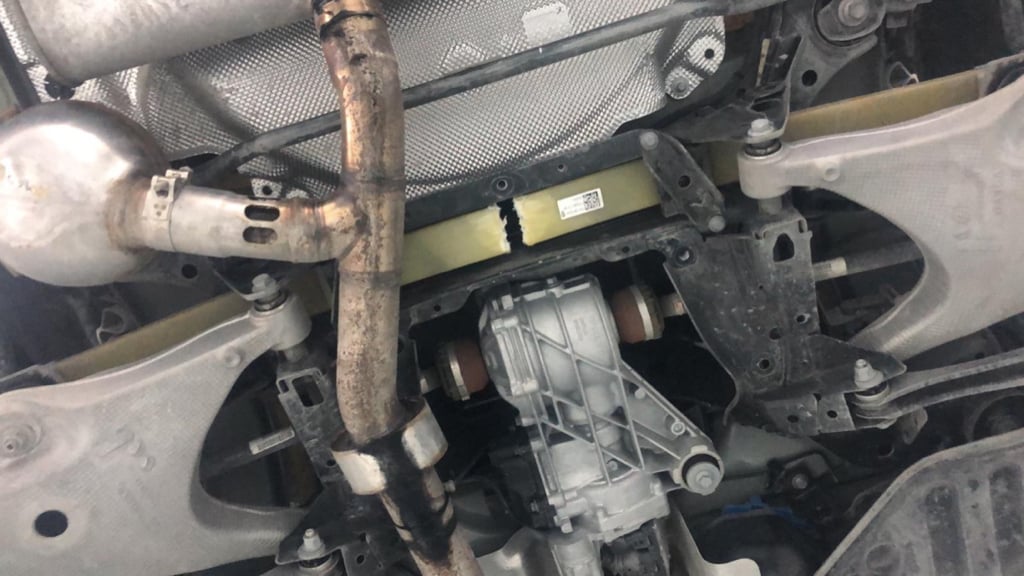 Rear spring broken. My rear leave spring is broken. Less than 15k km ...