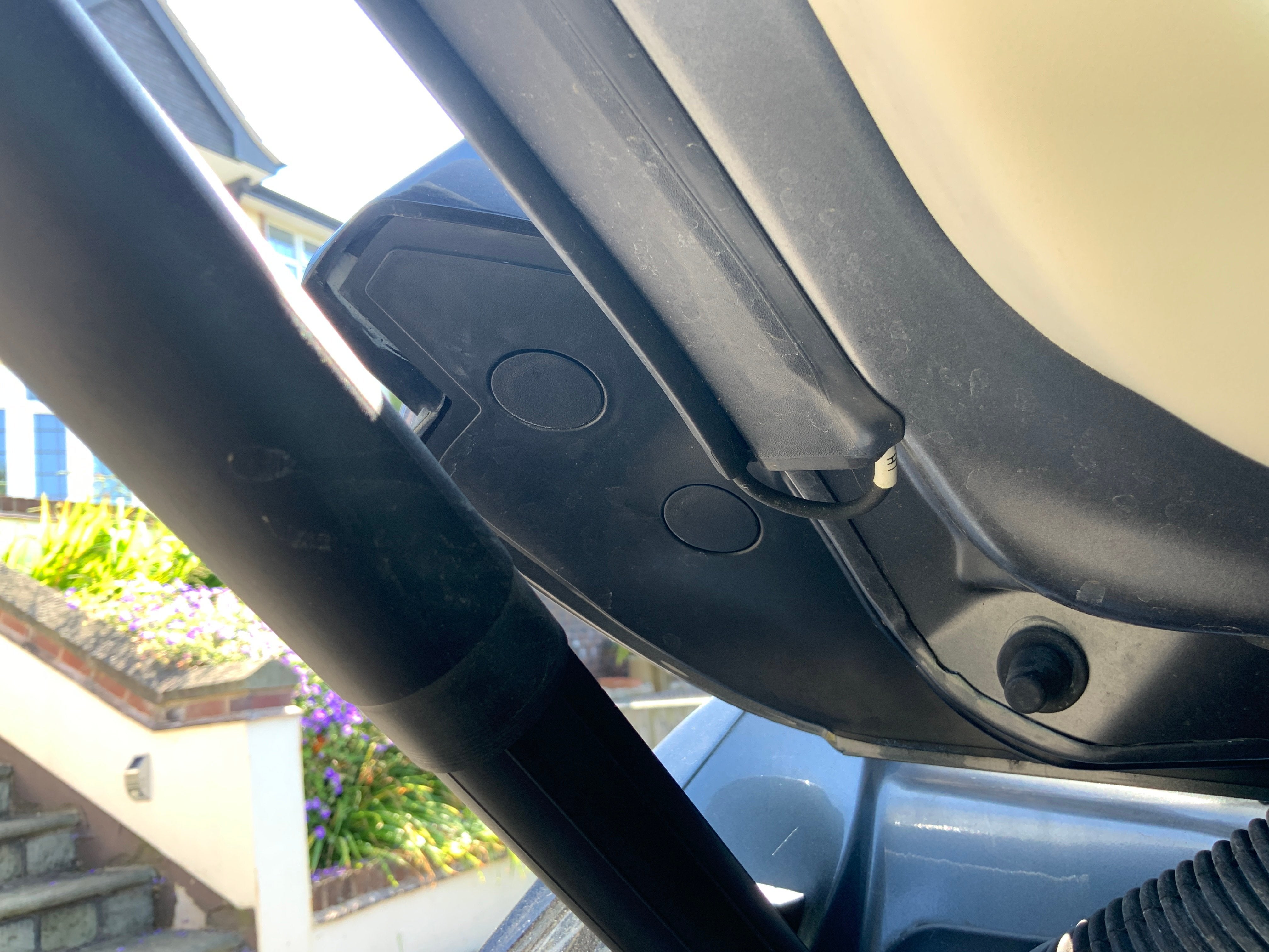 How do I remove rear spoiler? Discovery Sport Forum