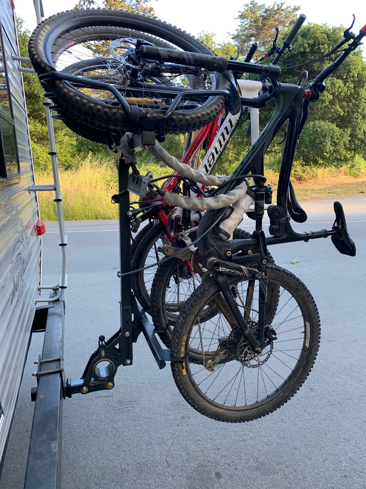Recon Rack Review: Gen2 R4, four bike hanging rack | Mountain Bike ...