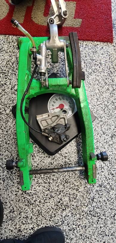 Gen 2 race bike, ZX6R swingarm swap, wheel swap | Suzuki