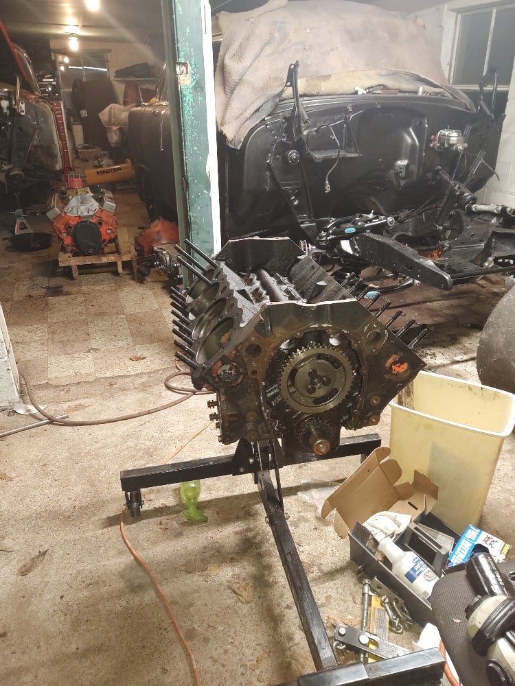 4 bolt main with studs vs 4 bolt main with splayed bolts Chevy Tri