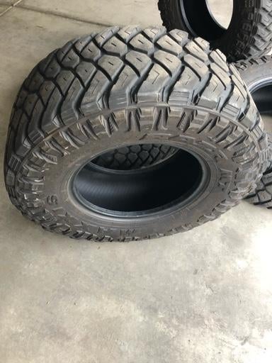 [SOLD] 4 x 35x12.50r17 MAXXIS MT RAZR Tires | Chevy Silverado and GMC ...