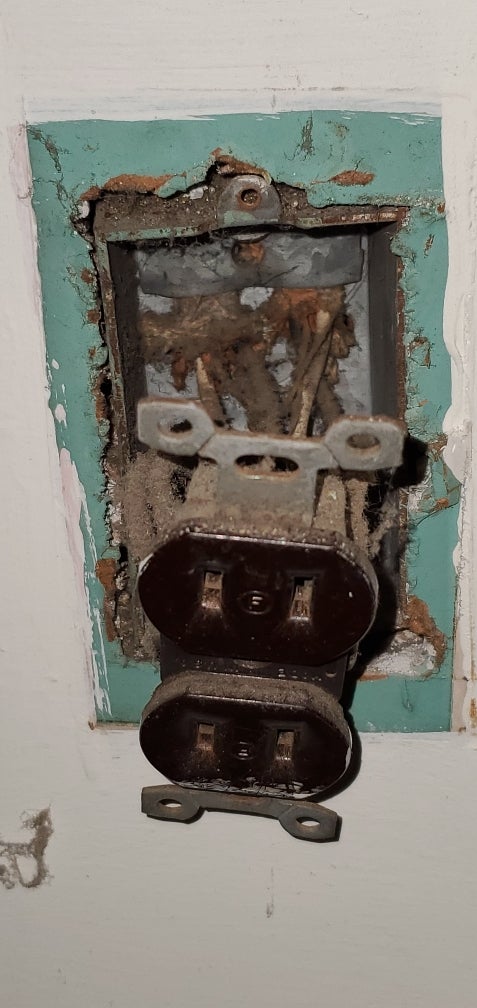 Replacing 2 Prong Outlet With 3 Prong