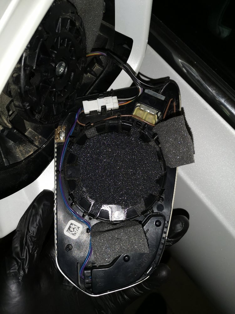 Driver side mirror vibration with Harmon Kardon thumping.. SwedeSpeed