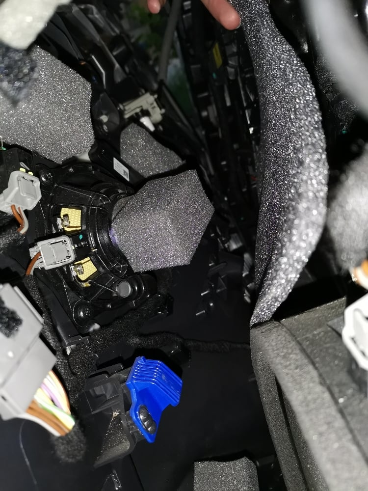 Driver side mirror vibration with Harmon Kardon thumping.. Page 2