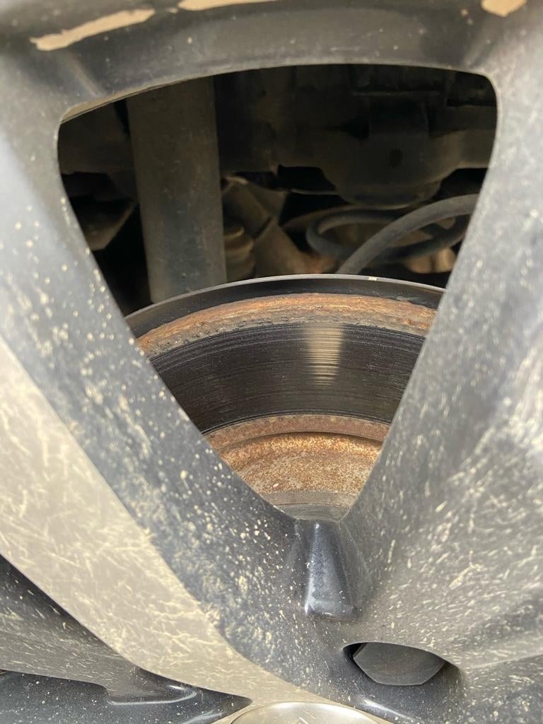 Corroded rear brake discs Peugeot Forums