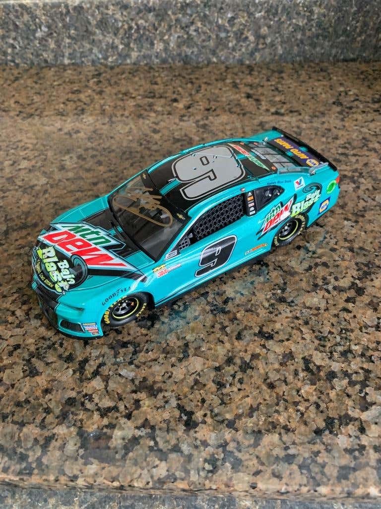 NASCAR 1/64 Chase Elliott Mountain Dew Baja Blast – Diecast 2018 Wave 8 – Usato In Ottime Condizioni - Foto 3