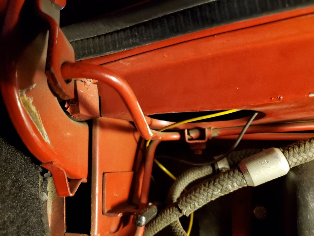 Tension bars in trunk tips? Alfa Romeo Forums