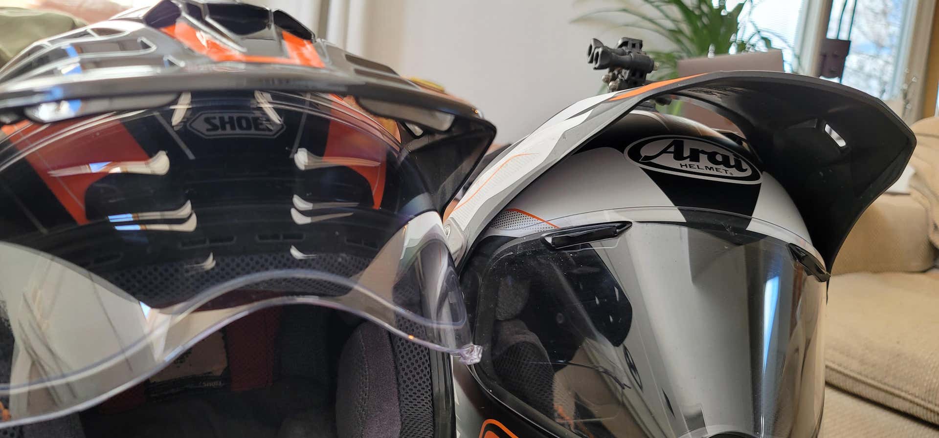 Helmets.... Does anyone have experience with Arai XD4 Vs Shoei Hornet? | Honda Africa Twin Forum Helmets.... Does anyone have experience with Arai XD4 Vs Shoei Hornet? | Honda Africa Twin Forum