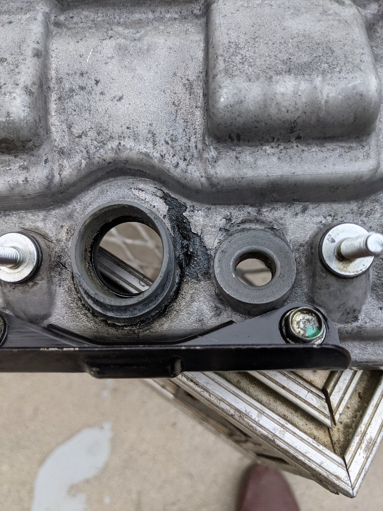 What's with these front valve covers? HOLES! Honda Odyssey Forum