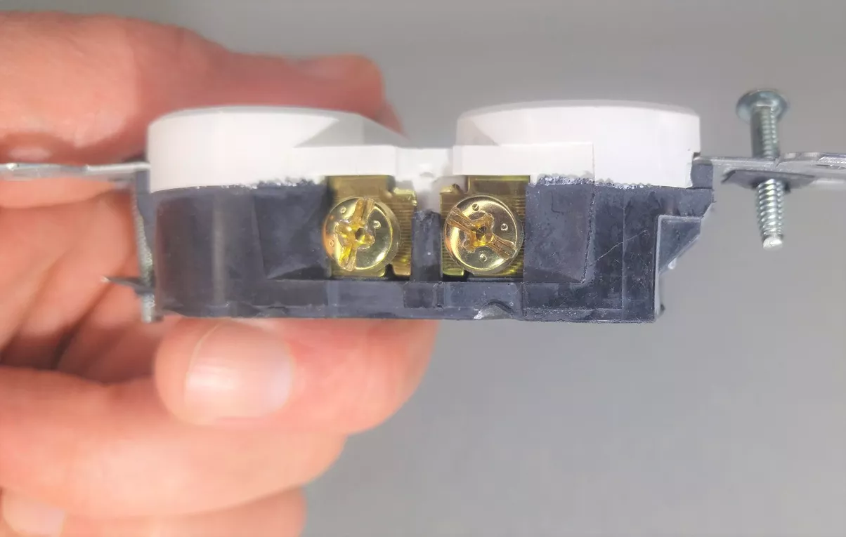 Wiring outlet, that connects to multiple outlets and a lite switch ...