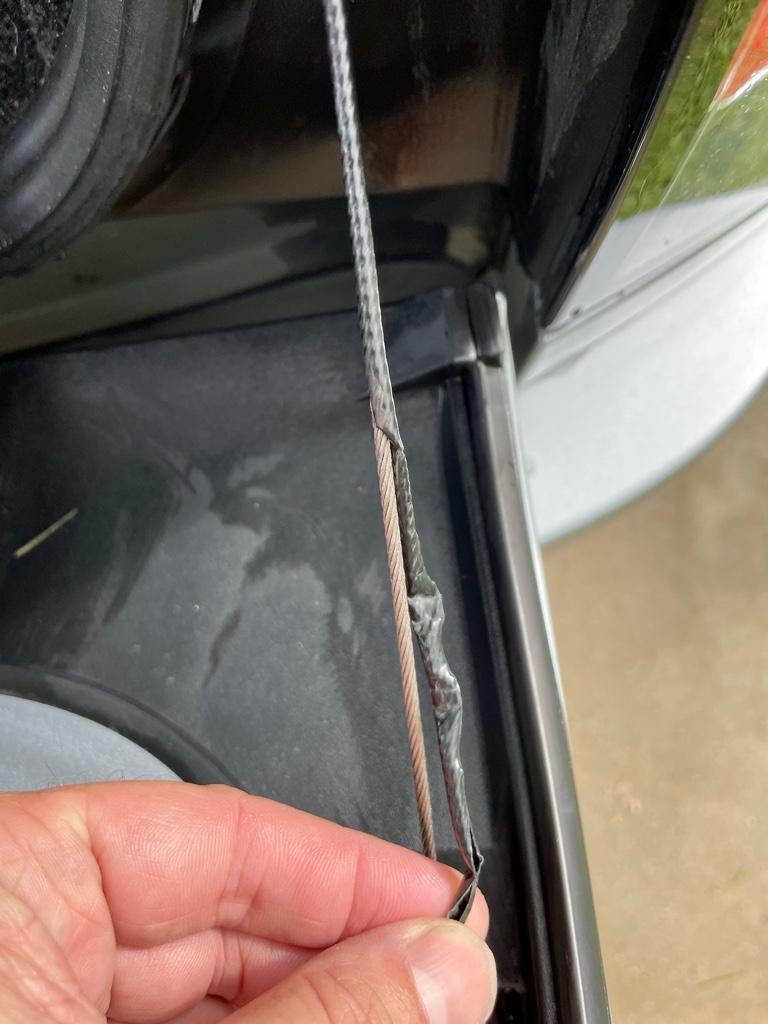 Frayed tailgate metal wires Range Rovers Forum