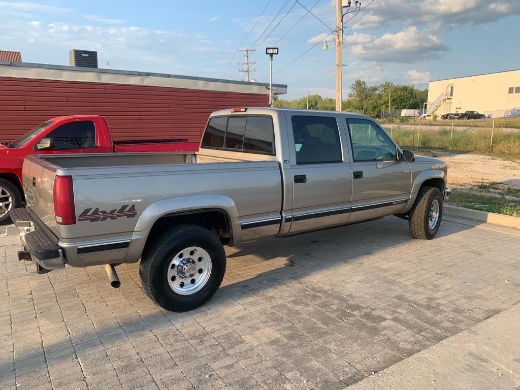 Chevy vs Ford Meme Comparison, image size:1024x768