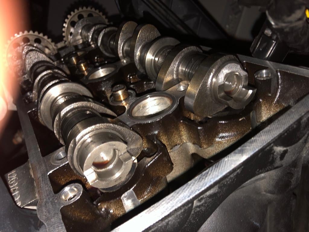 Can’t reinstall camshaft ladder please help Triumph 675 Forums