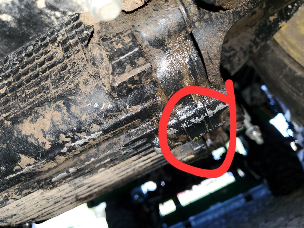 1025r Leaking Fluid from Transaxle Green Tractor Talk
