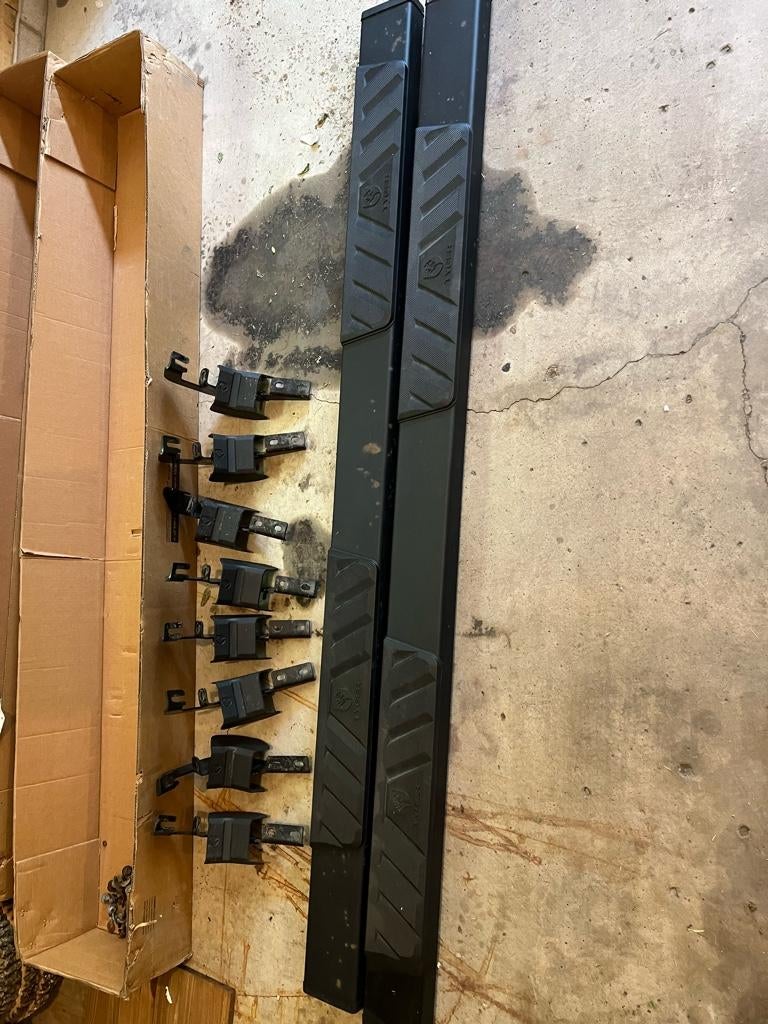 [SOLD] Tyger Riser 07-18 crew cabs | Chevy Silverado and GMC Sierra Forum