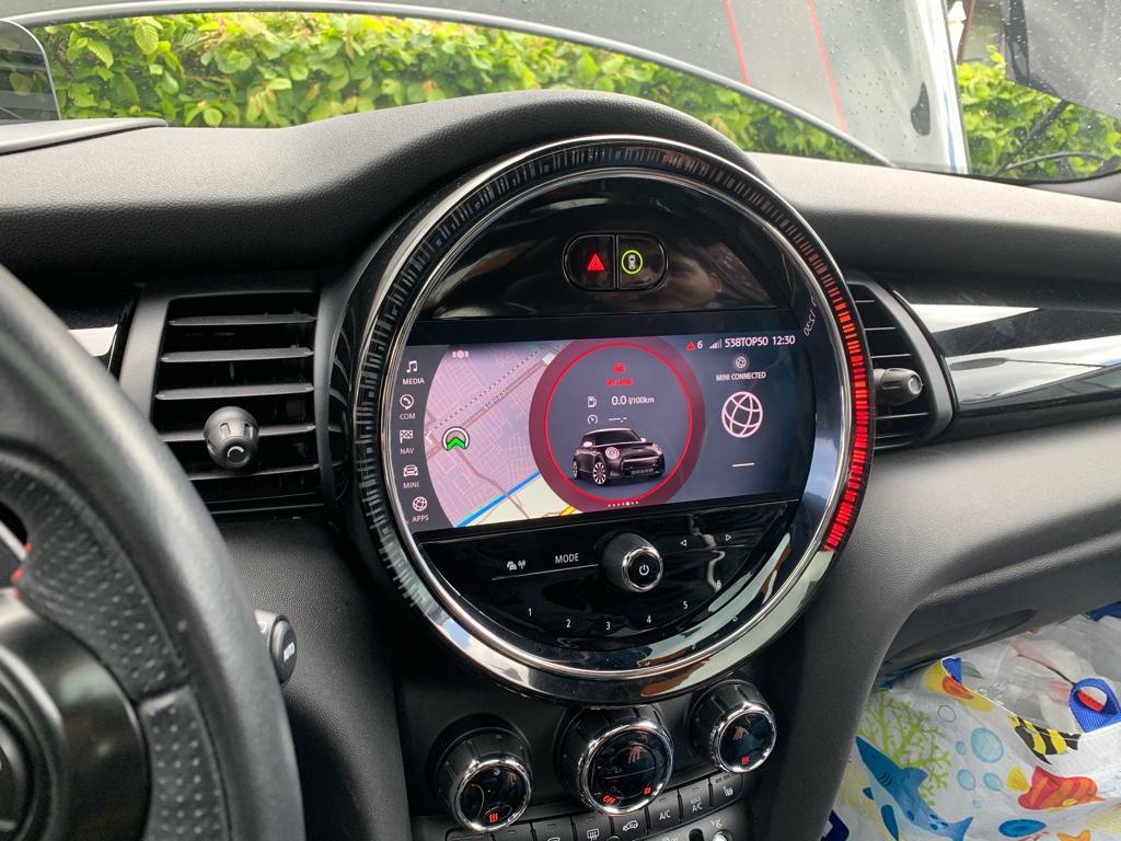 Electric MINI Cooper Display upgrade 6.5 to 8.8 Mini Cooper Forum
