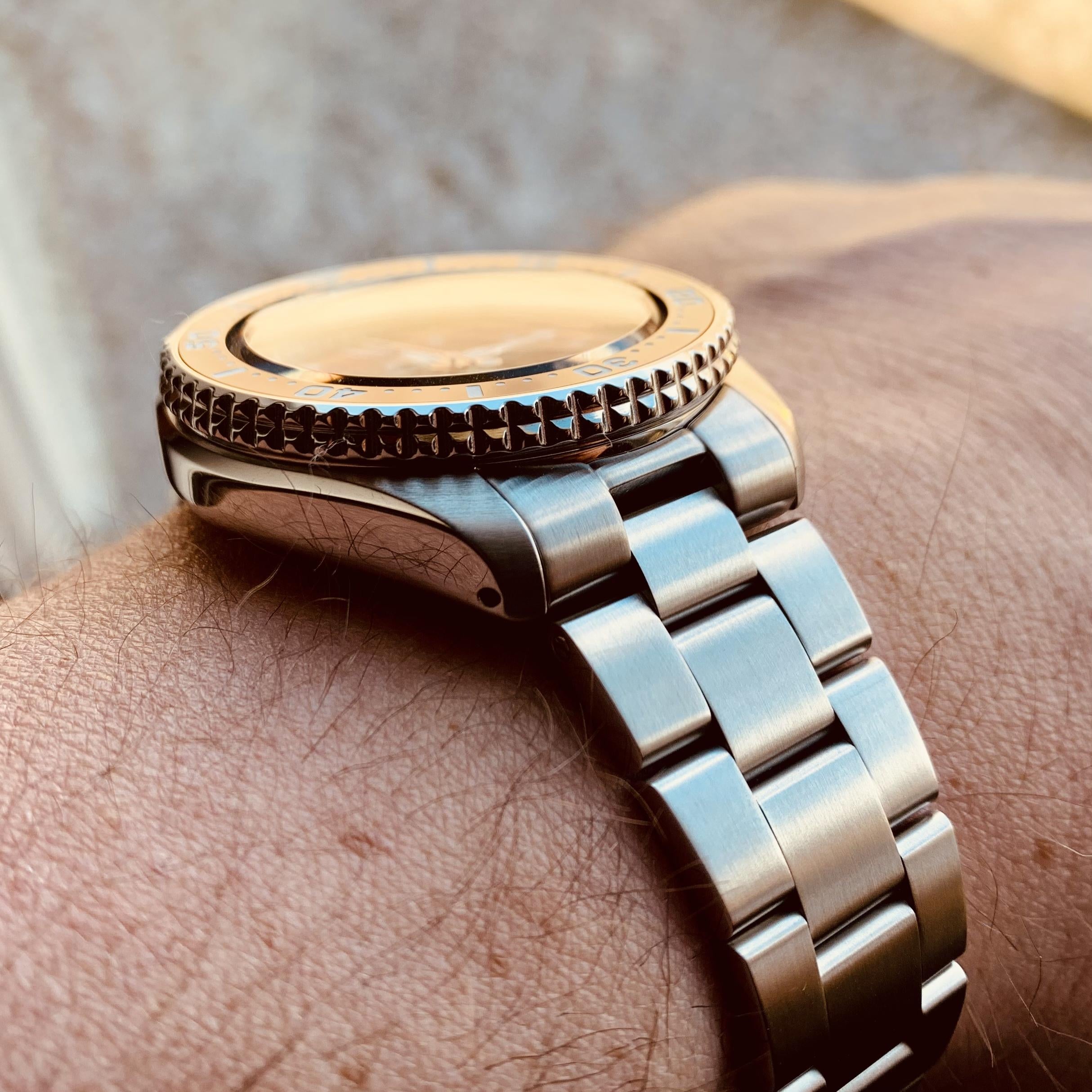 Isus Watch New to WUS - trying to find a Quartz 'divers' watch with sapphire ...