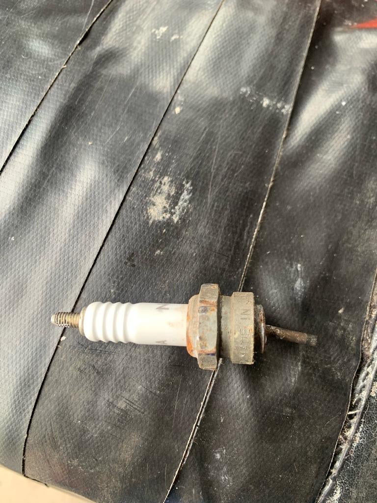 Spark plug broke off in cylinder Honda Twins