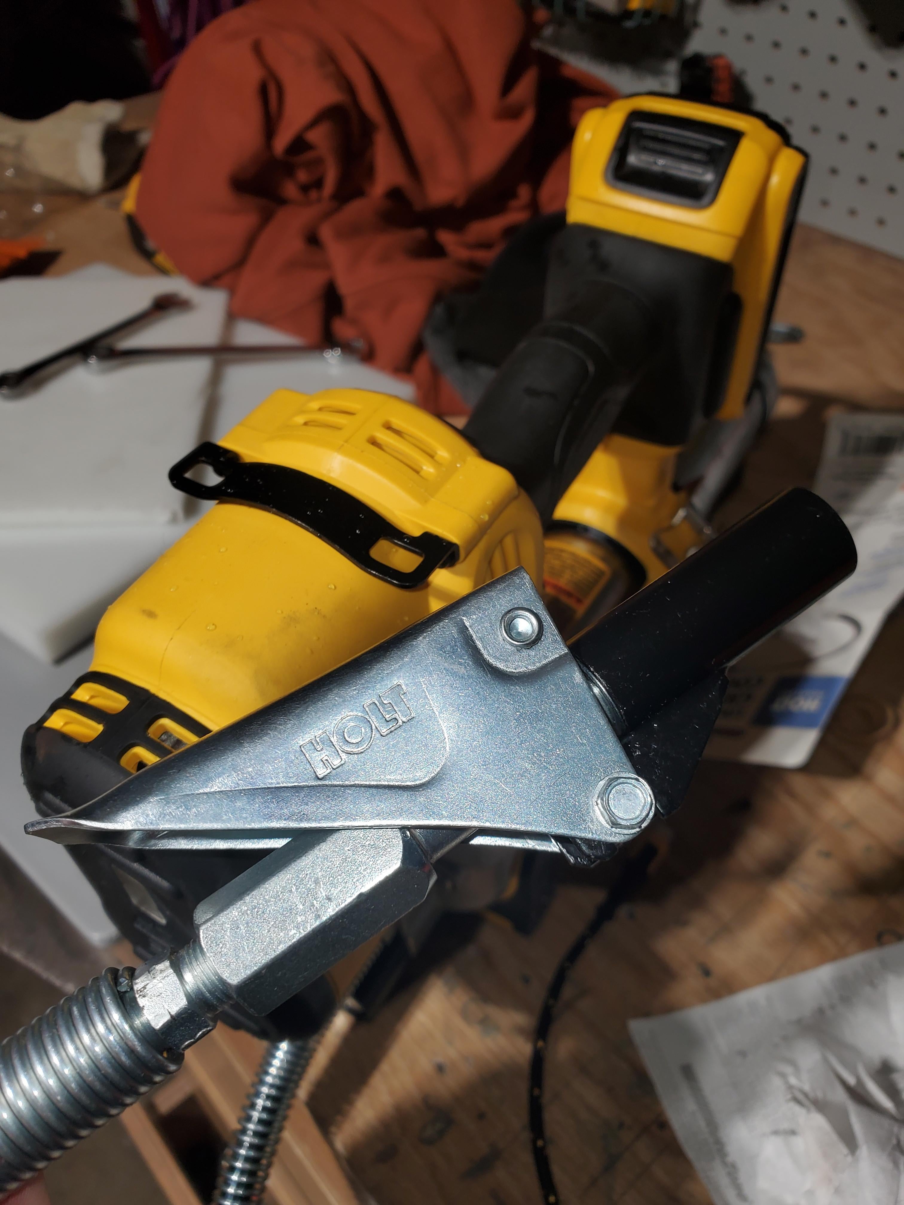 Greasing the Centerlink (inner tie rods) Chevy and GMC Duramax Diesel