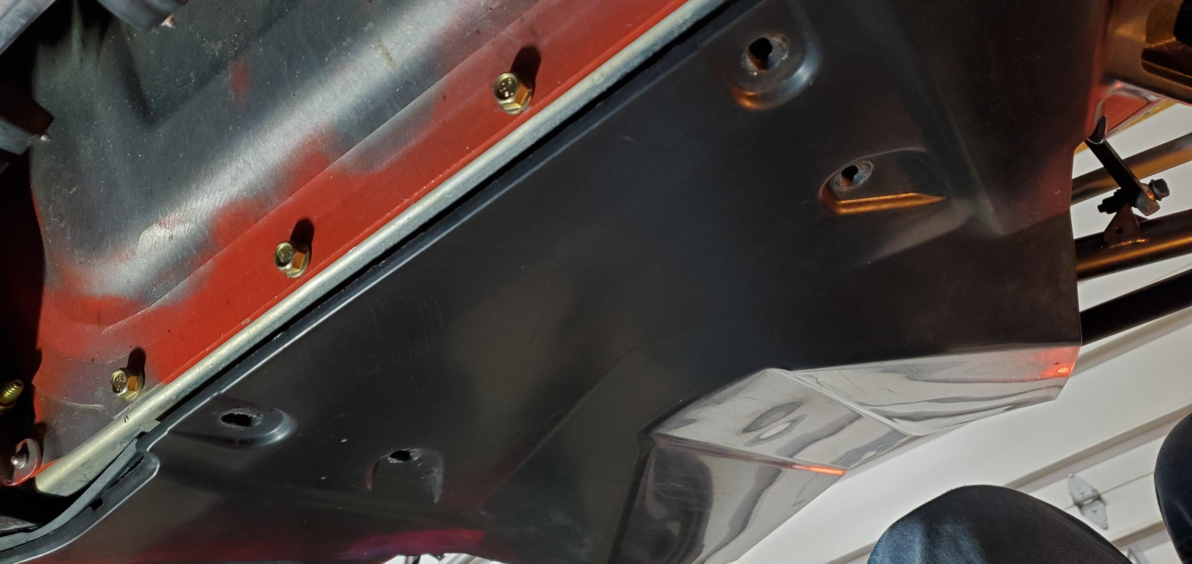 デリカD5 前期　TGS Carbon Skid Protector HL4 TGS X-Fang ビレットフューエルリッドプロテクター タイプXF