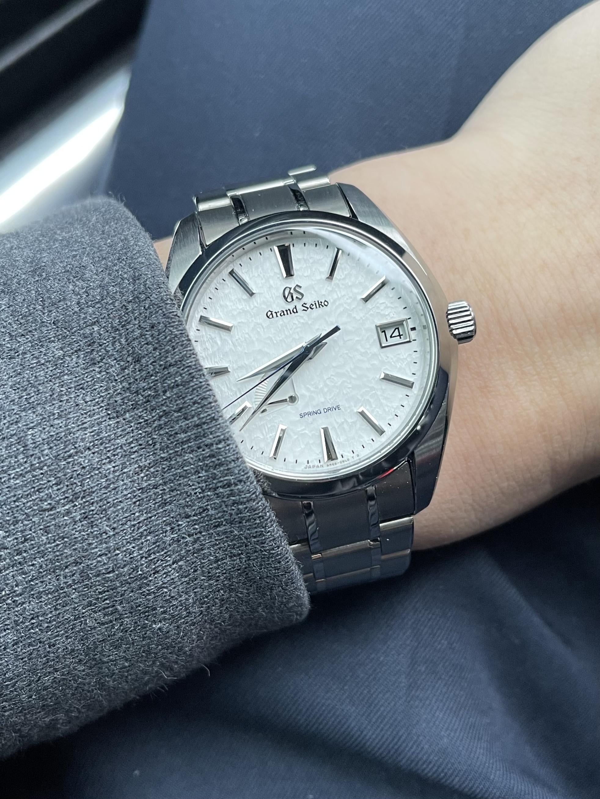 The Citizen AQ4080-52A/L vs Longines Spirit 37 Champagne