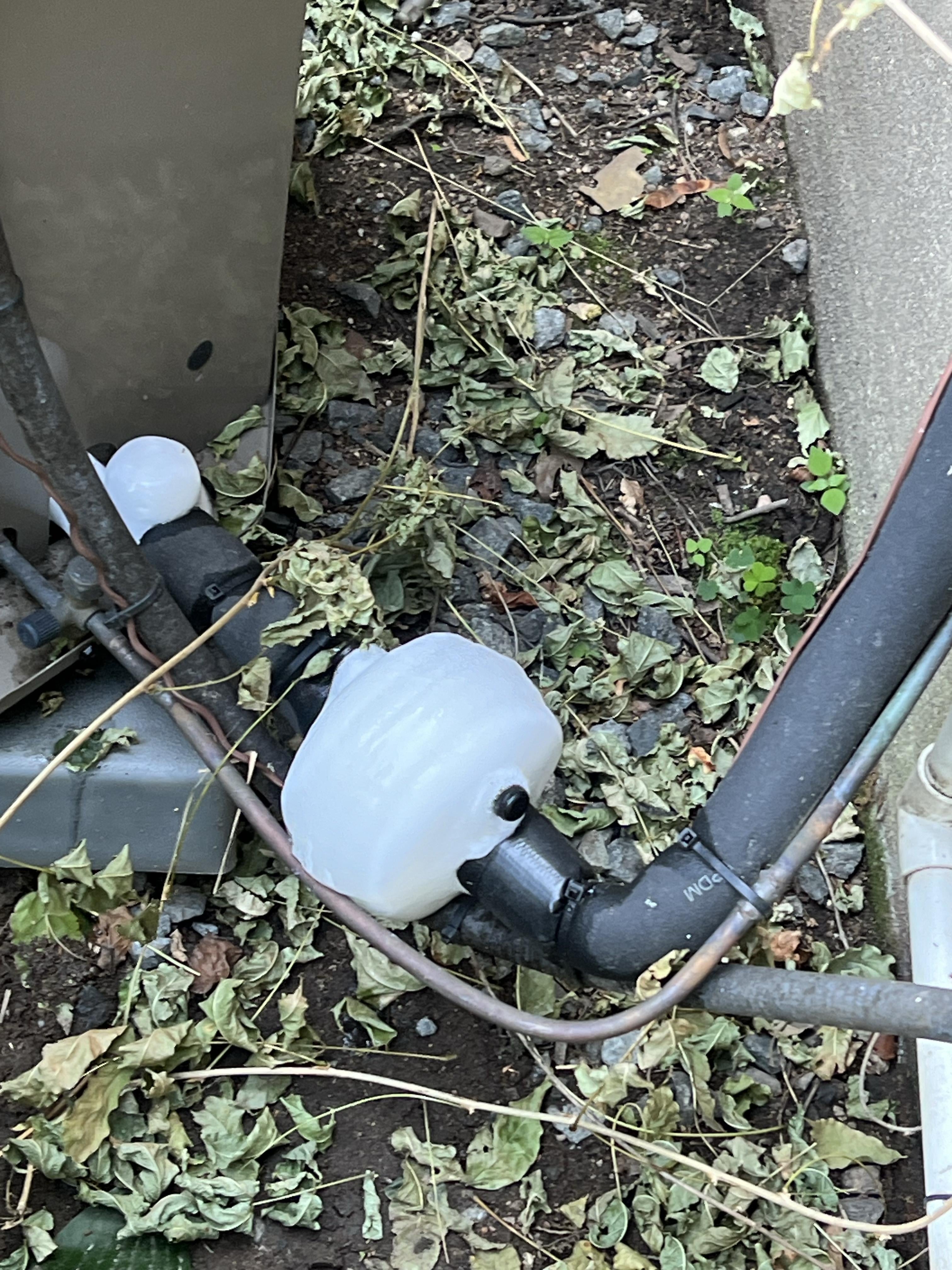 Carrier system outside unit blowing cold air